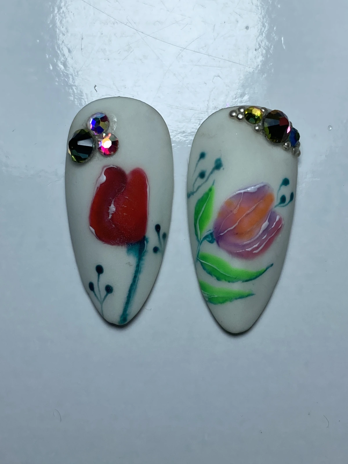 Detalle de dos flores realizado por alumnas