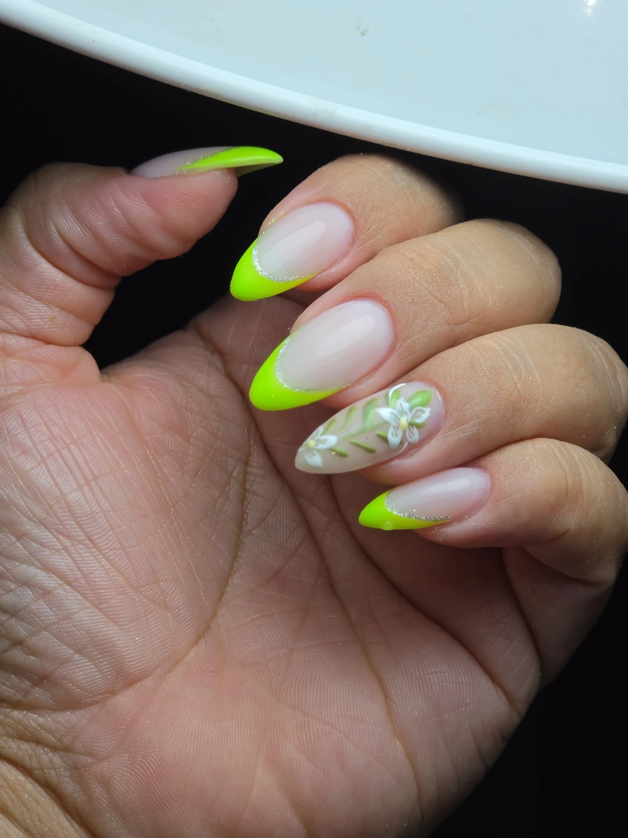 Trabajo de alumna: francesa verde y detalle floral