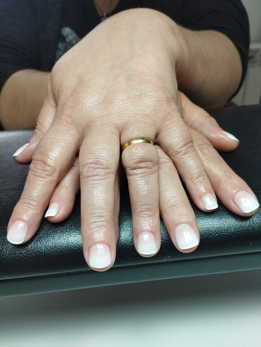 Trabajo de alumna: manicura francesa